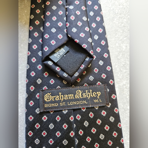 Graham Ashley men's Silk necktie - Picture 4 of 5